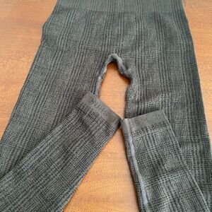 Vuori Black & gray Patterned Leggings